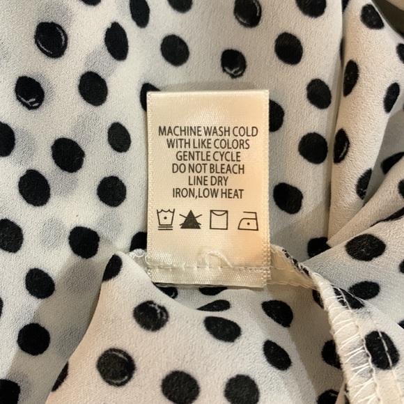 👚 Max Studio Polka-dot Blouse 👚 - Picture 8 of 8